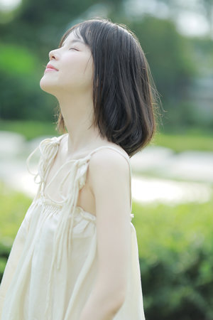 少女口水